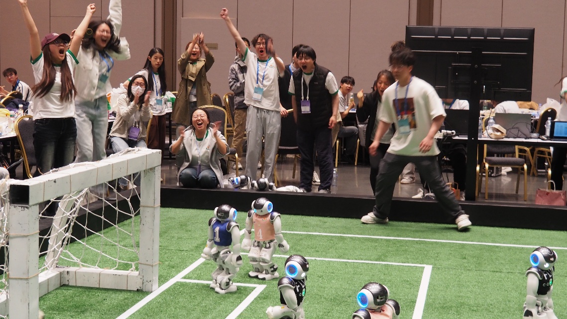 我校机器人足球队首夺RoboCup标准平台组全国冠军-上海体育大学