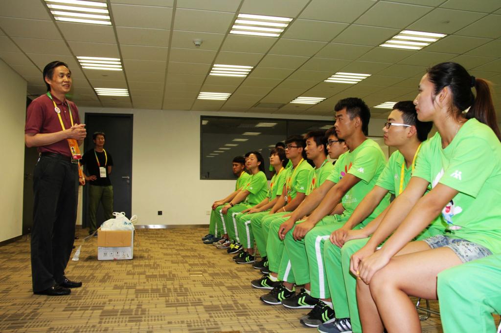 团市委领导、校领导赴东方体育中心慰问我校服务第十二届学运会志愿者-上海体育大学